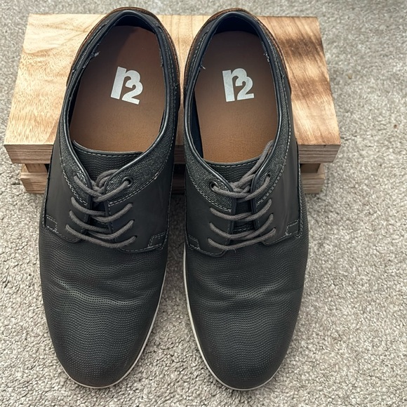 Two Tone Casual Dress Shoe- Ronan by R2 - Picture 4 of 7